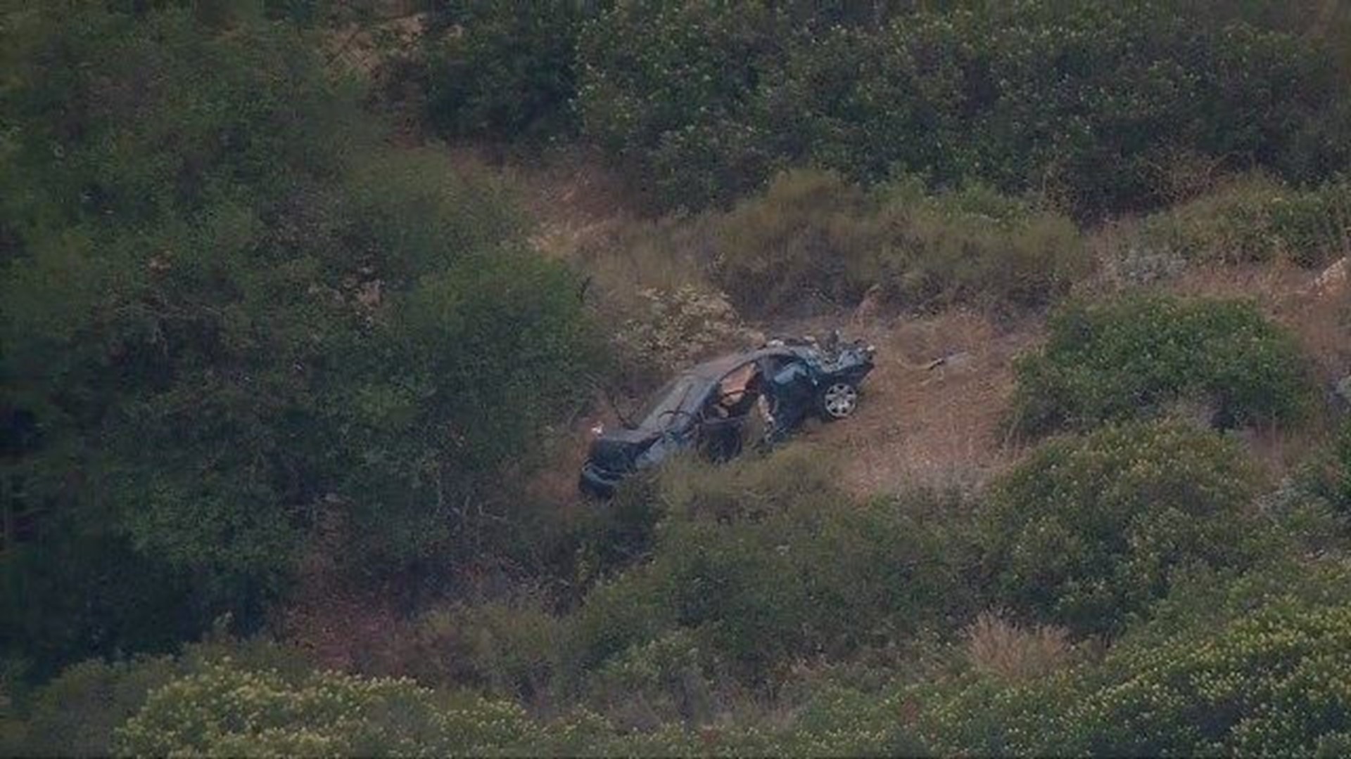 2 injured in Wildcat Canyon Road crash that sparked several small fires