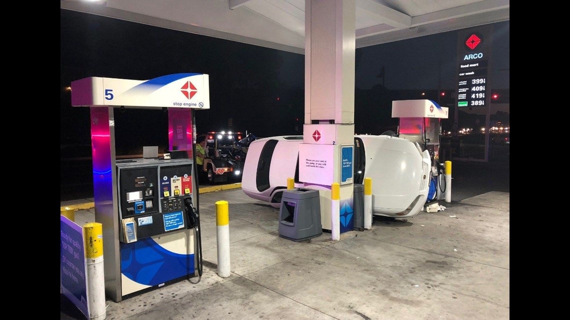 Car crashes into pump at Chula Vista gas station