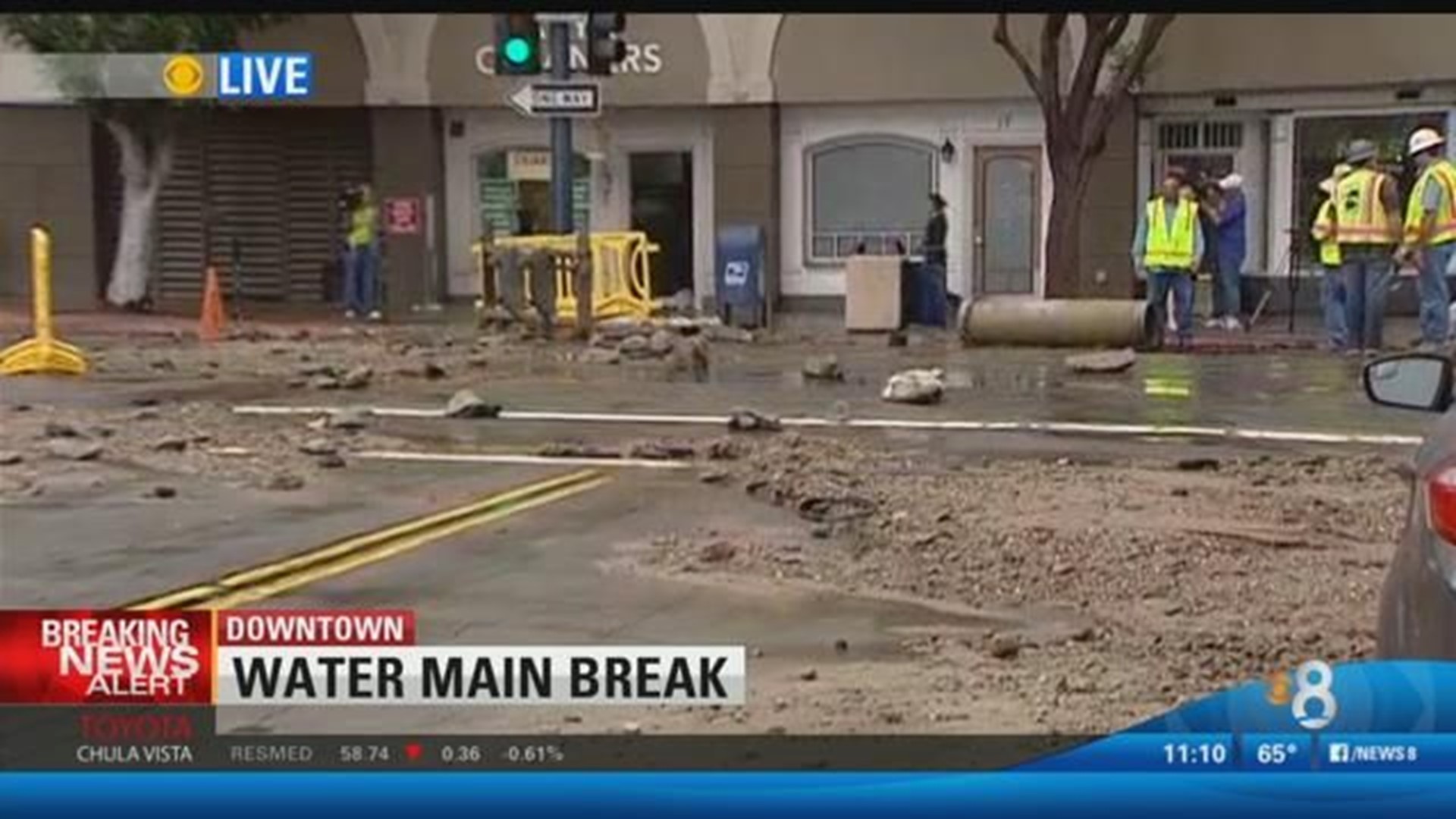 Water main break causes road flooding downtown | cbs8.com