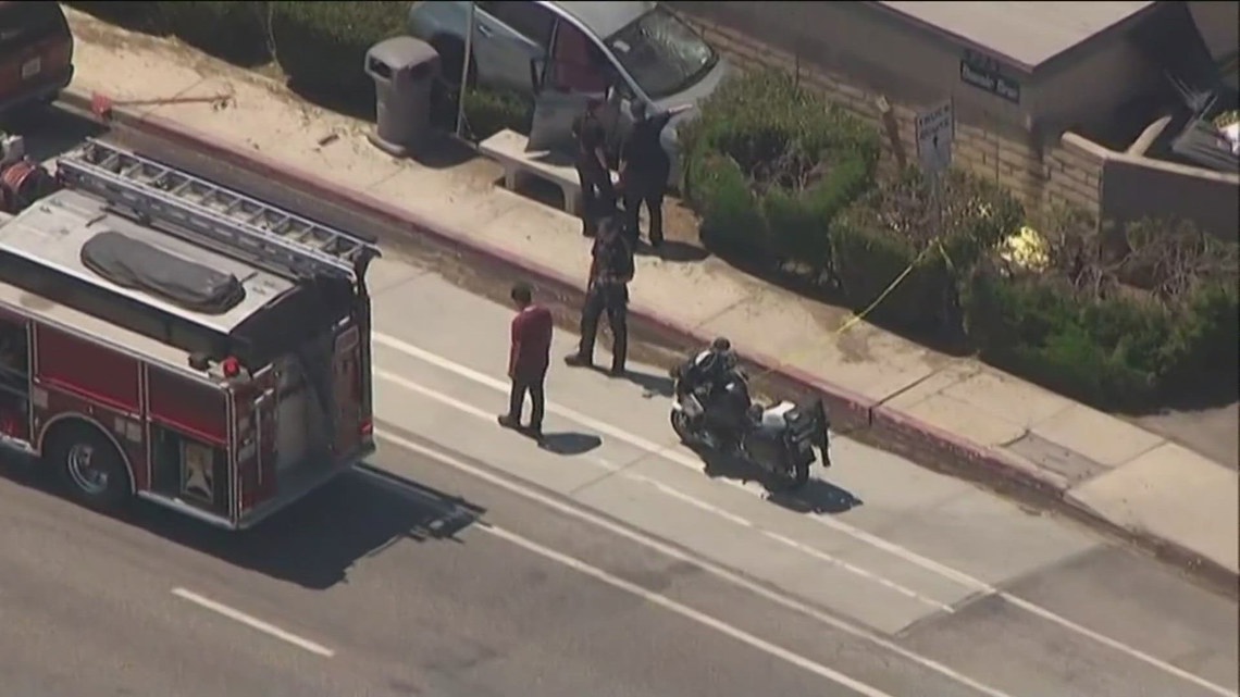 Maintenance worker on sidewalk killed in Chula Vista DUI crash | cbs8.com