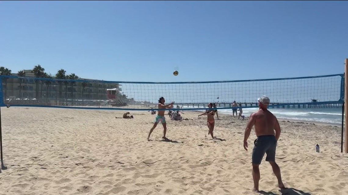 San Diego beaches crowded for Labor Day, Imperial Beach still has 'keep out' signs - Vimarsana News