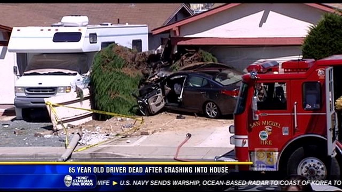 Elderly driver dies after crashing into home in Lomita | cbs8.com