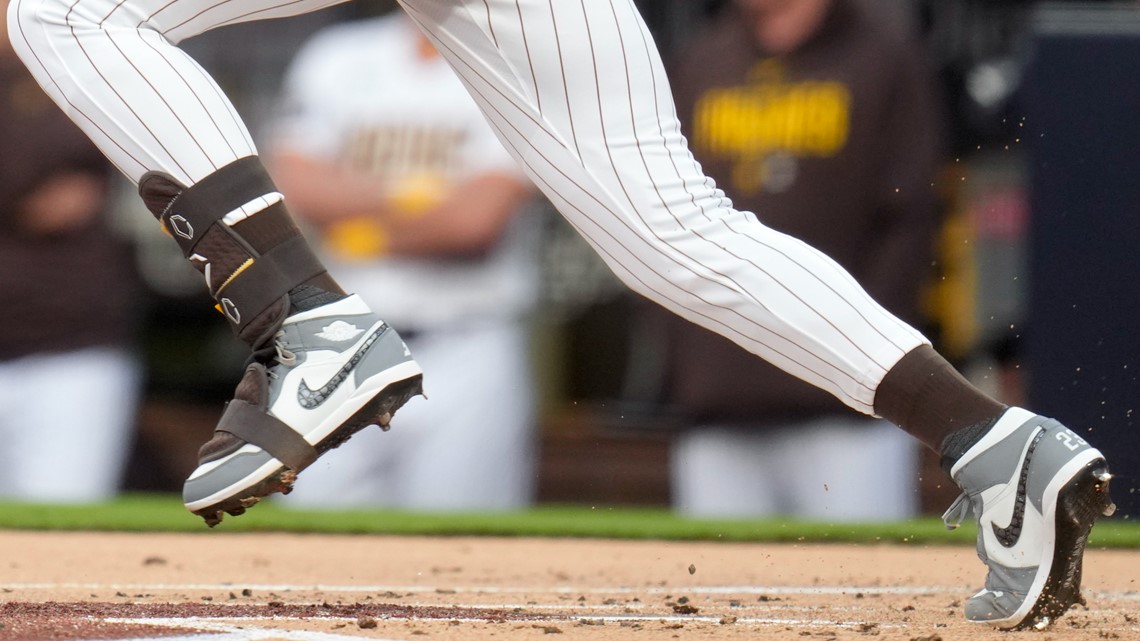 Stadium Custom Kicks on Instagram: Fernando Tatis Jr. (@fernando_tatis21)  rocked these City Connect Off-White-inspired Jordan 1 cleats Friday night  in San Diego's win against Texas. #customcleats #slamdiego #baseball  #baseballswag