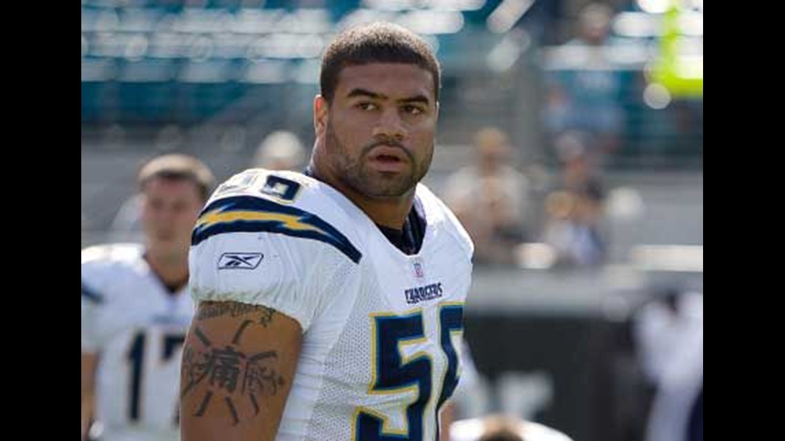 Shawne Merriman  San diego chargers football, Chargers football, American  football league