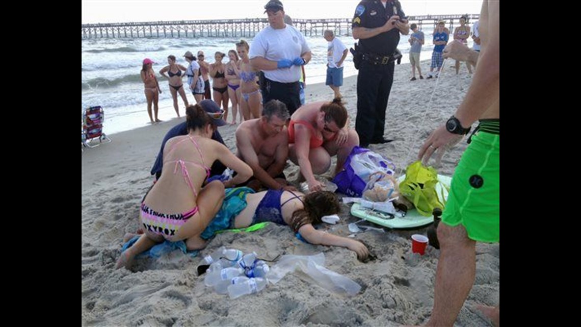 Vacationing sharkattack victims were in shallow water