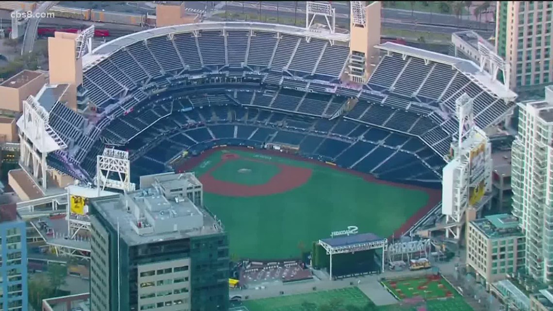 SEA@SD: Padres open seats for dogs at Petco Park 