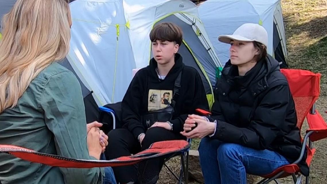 Full Interview: Young Ukrainians waiting for asylum at U.S. border in Mexico