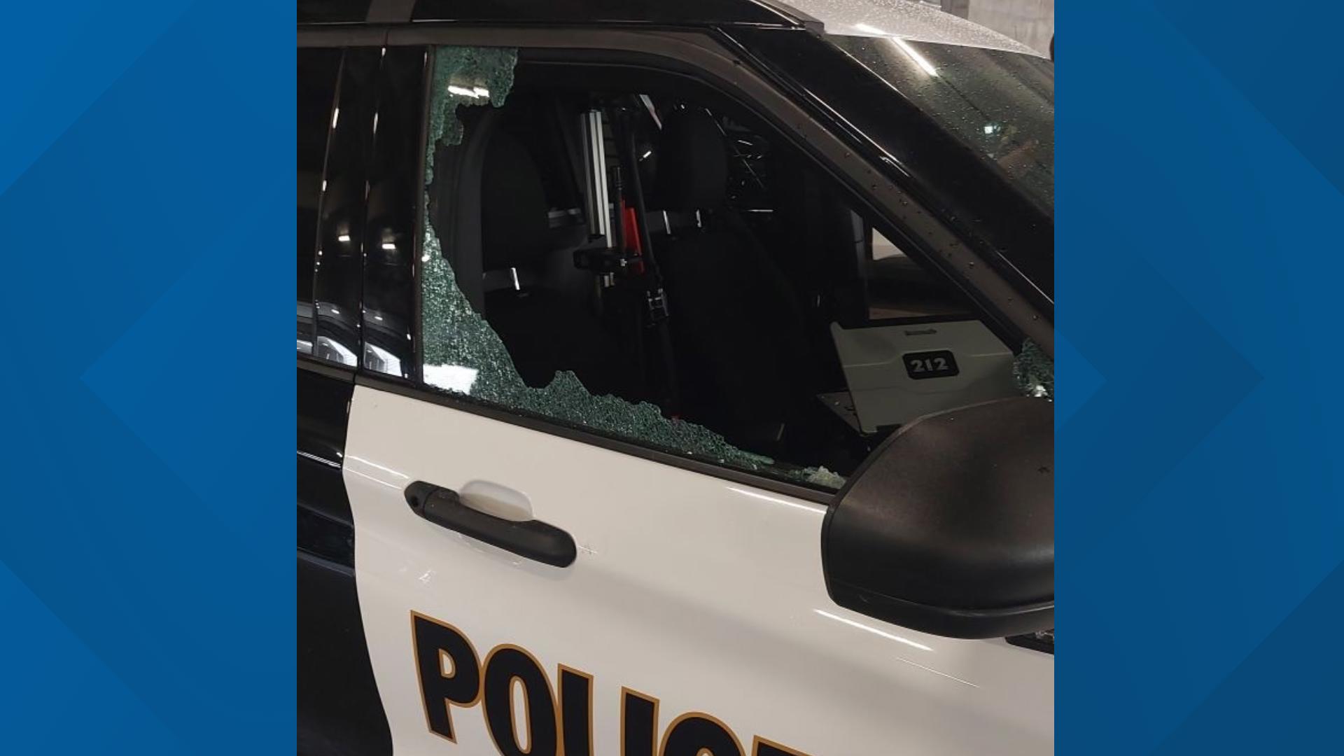 Man arrested after throwing hammer at police car in Chula Vista | cbs8.com