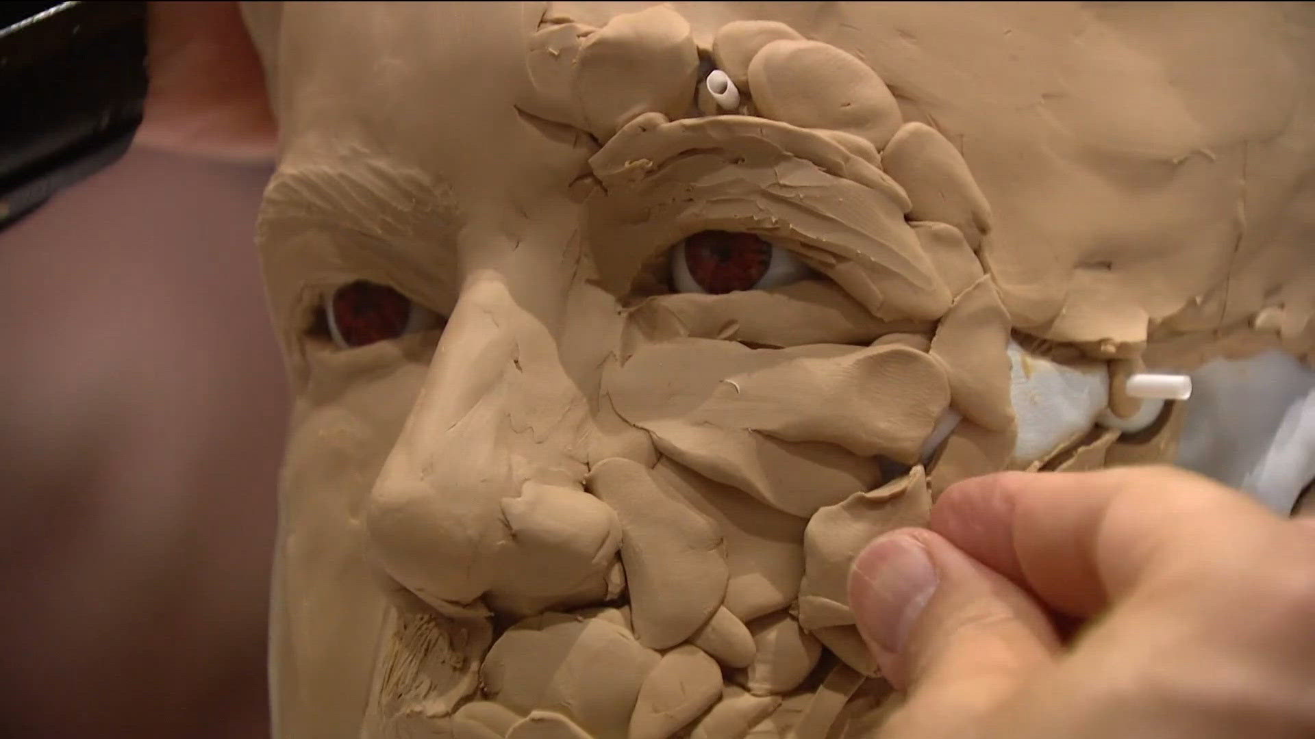 Do you recognize this face? Forensic artist seeks Comic-Con help