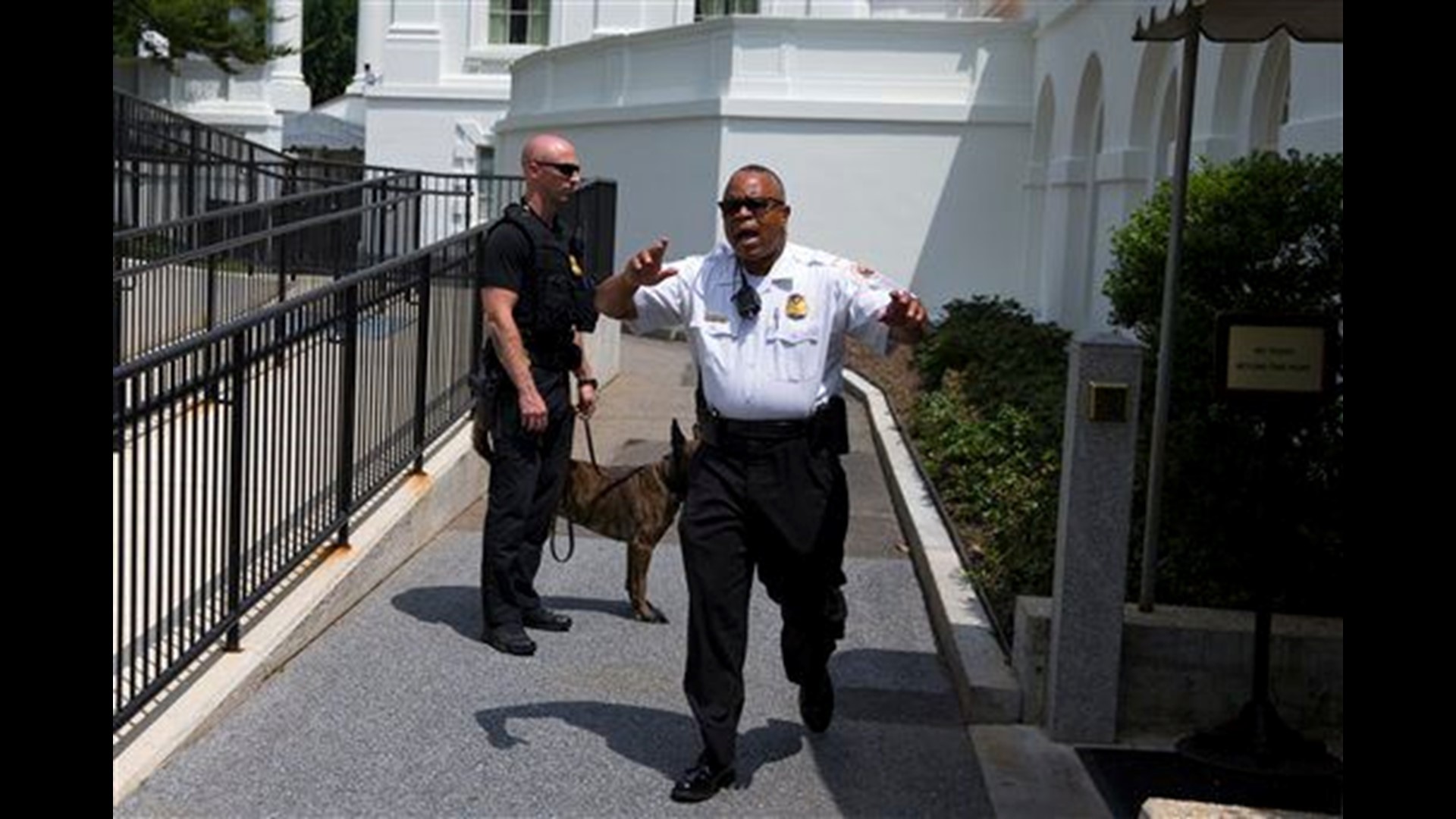 White House Press Briefing Interrupted After Bomb Threat | Cbs8.com