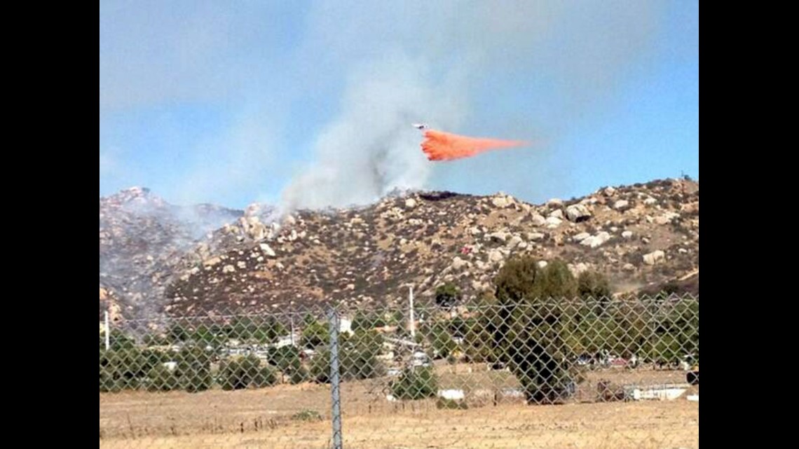 Crews battle brush fire in Lakeside | cbs8.com