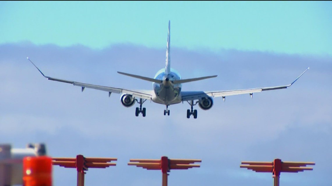 San Diego International Airport offers tips for holiday travel