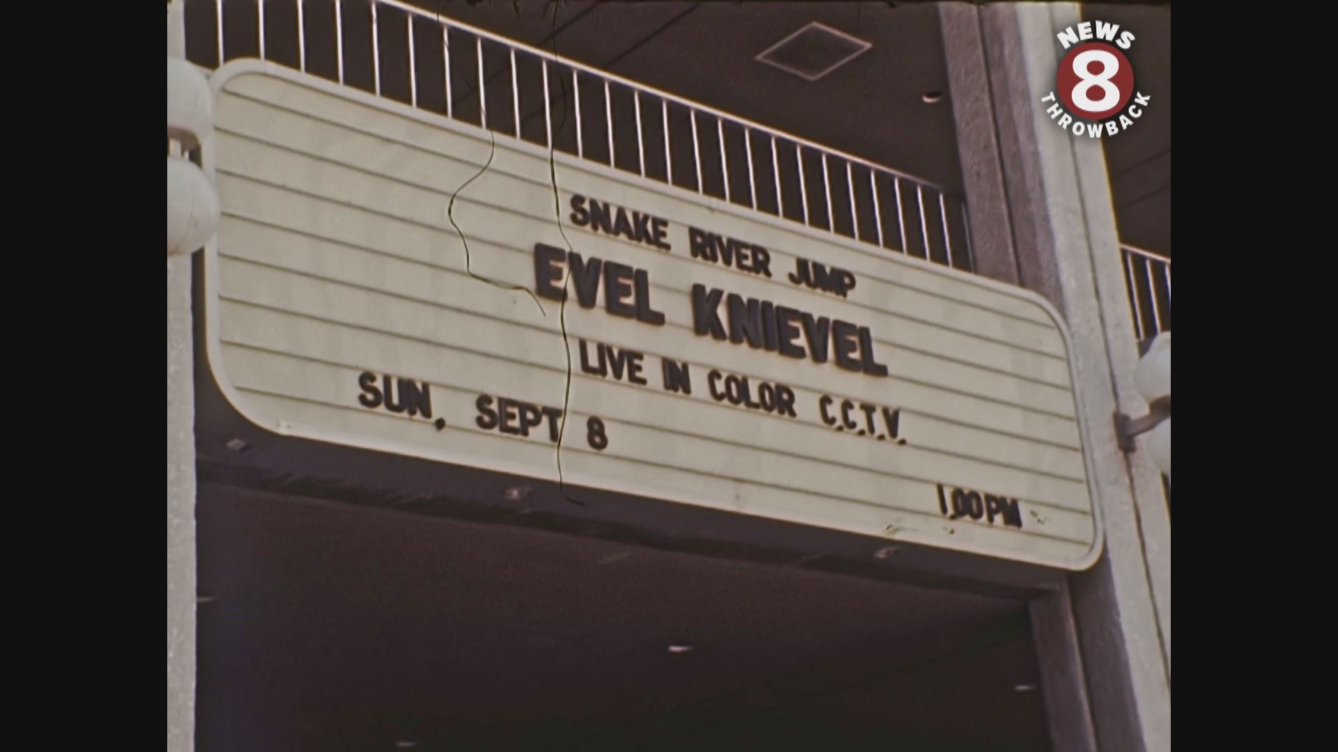 2000 people paid up to $10 each to watch the daredevil's attempt to rocket himself across the Snake River canyon. Greg Lefevre got reaction from those who watched it