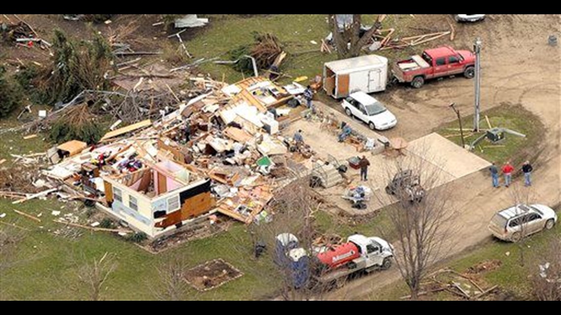 Cleanup of tornadoswept Iowa town to take months