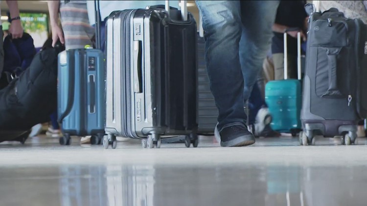 San Diego International Airport sees a travel rush ahead of the busiest Memorial Day weekend since 2005