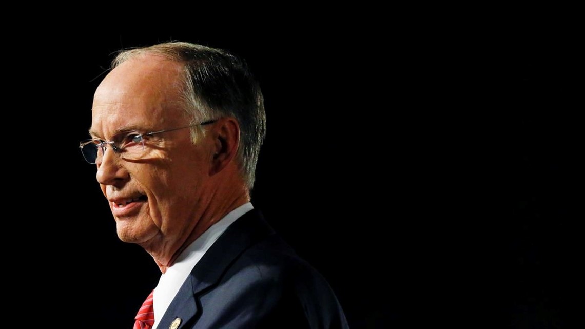 Alabama Governor Resigns, Pleads Guilty To Misdemeanors | Cbs8.com