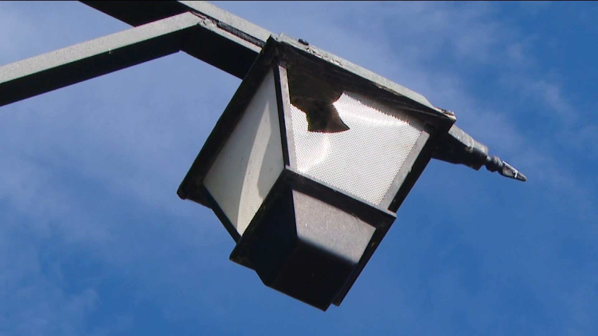Audit blames backlog of San Diego streetlight repair on poor worker ...