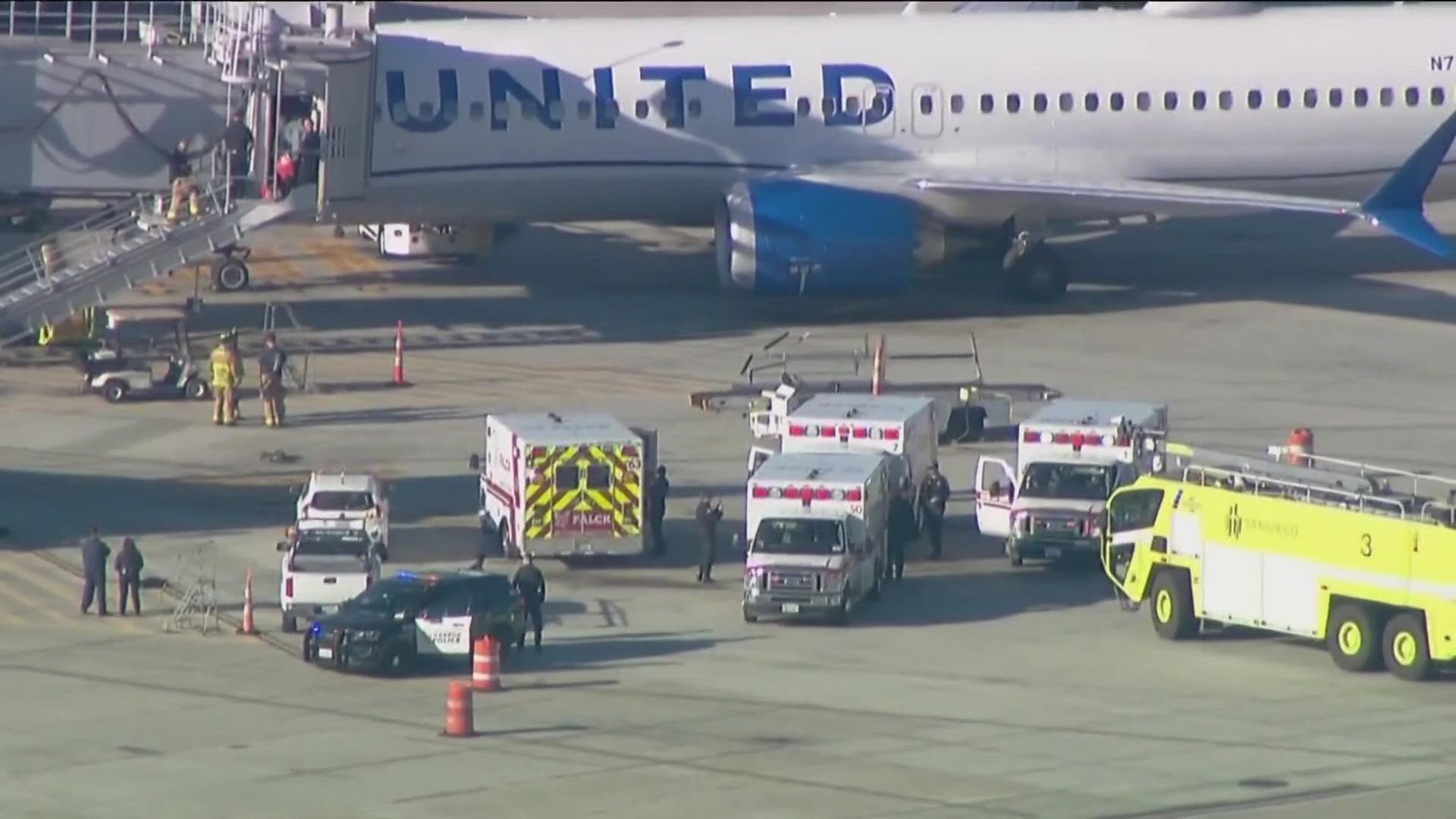 A United Airlines flight that took off from San Diego Tuesday morning returned back to the airport and made an emergency landing after a battery pack caught fire.