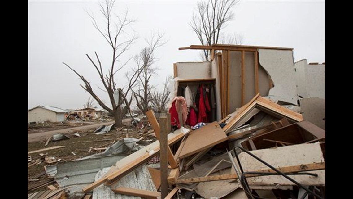 Tornado Destroys Dozen Or More Blocks In Iowa Town | Cbs8.com