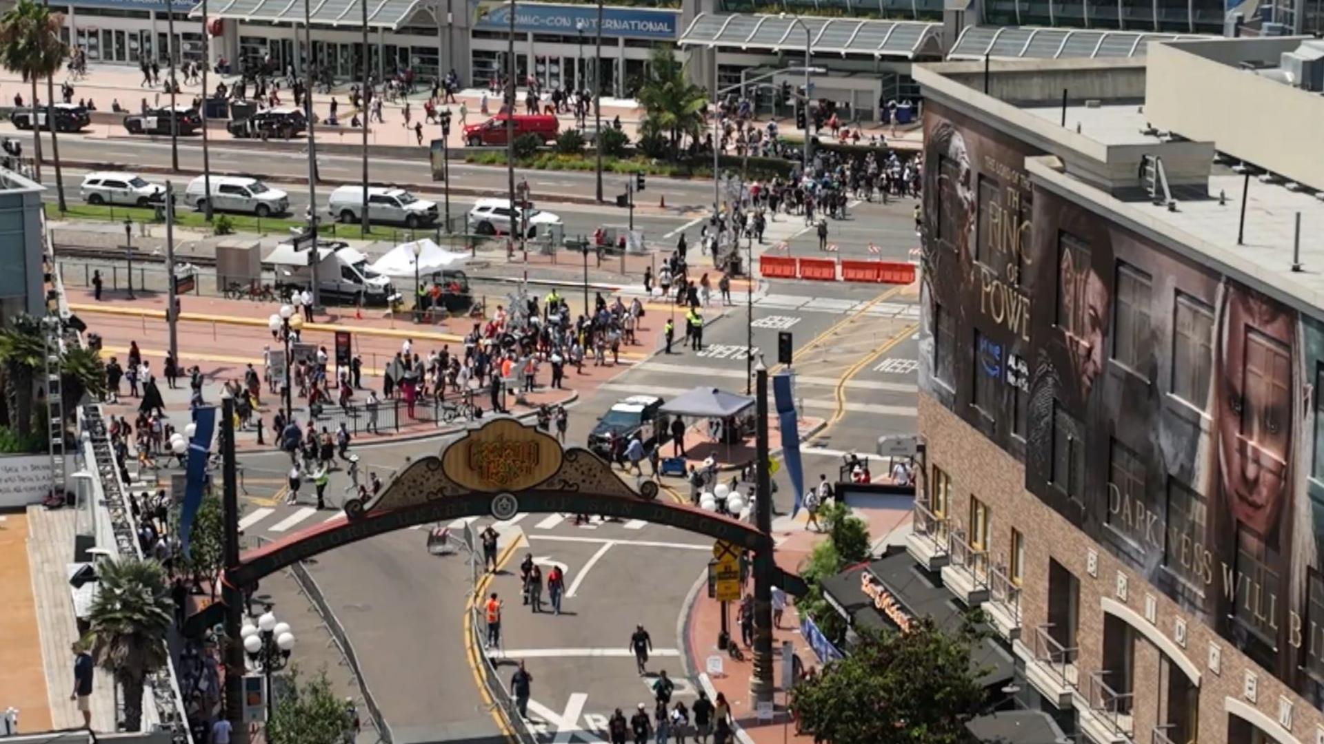 Hollywood's biggest stars, artists and thousands of fans have taken over the Gaslamp for the kickoff of the world's favorite pop culture extravaganza.