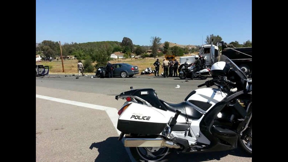 Motorcycle officer badly hurt in three-vehicle crash in Ramona | cbs8.com