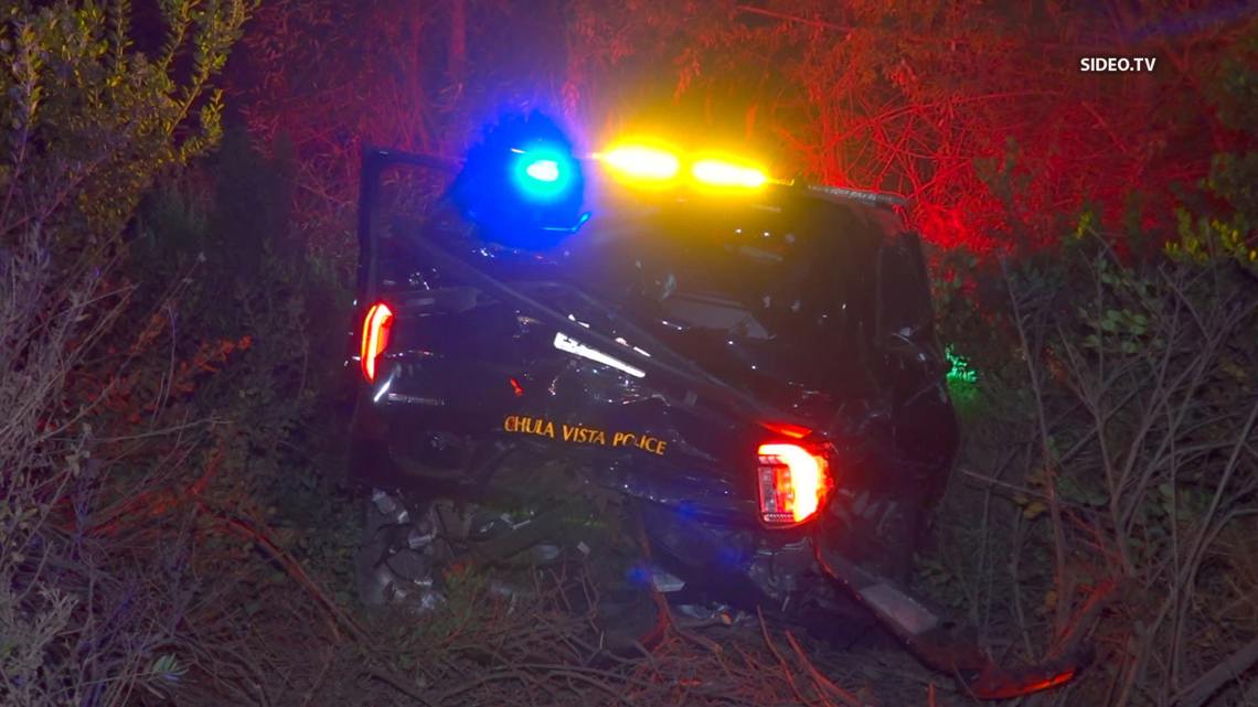 Suspected DUI driver crashes into Chula Vista Police vehicle | cbs8.com