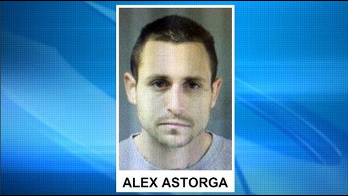 Police search for felony suspect in Chula Vista neighborhood | cbs8.com