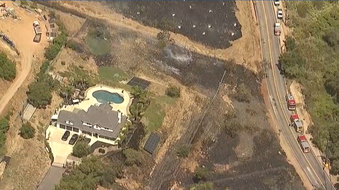Fire crews battle brush fire in Black Mountain Ranch | cbs8.com