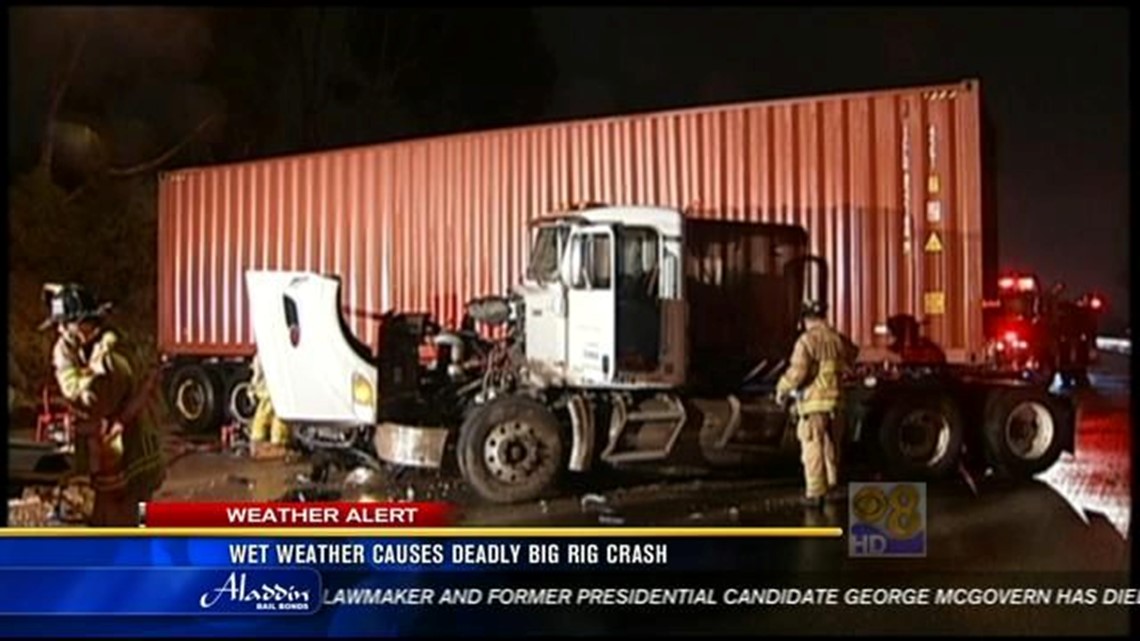 1 dead, 3 hurt in San Diego big-rig crash | cbs8.com