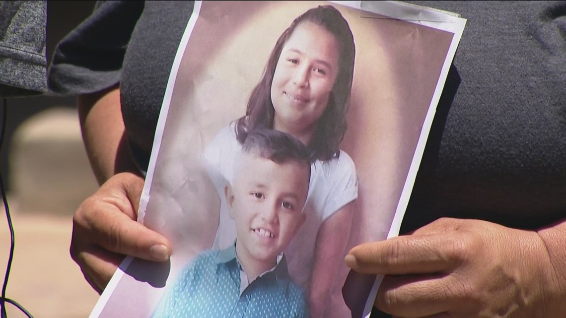 Father of kids killed on SR-78 freeway defends their mother | cbs8.com