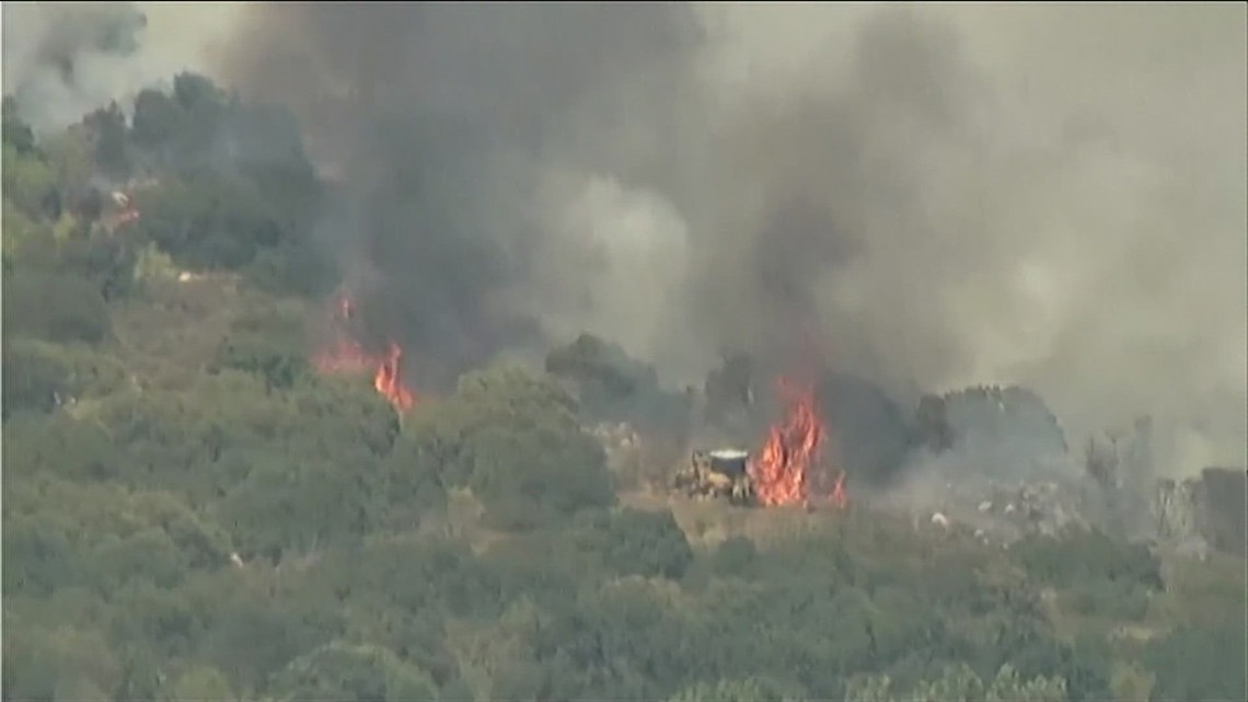 Monte Fire | Brush fire in Lakeside burns 400+ acres, prompting ...