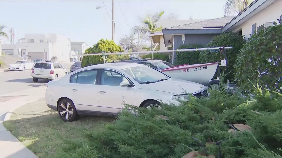 Is it legal to park on front lawn in College Area? - Vimarsana News