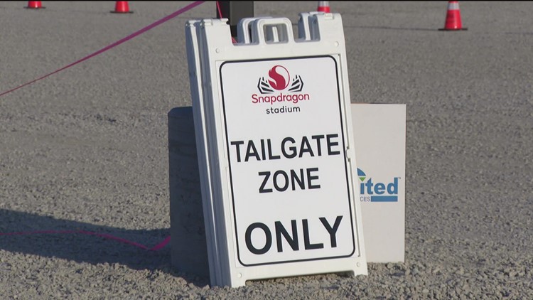 Massive turnout at Snapdragon Stadium could mean big parking issues