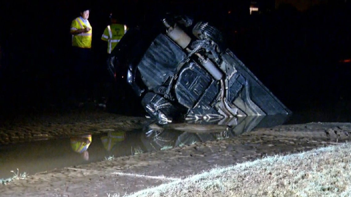 Water main break floods Escondido neighborhood