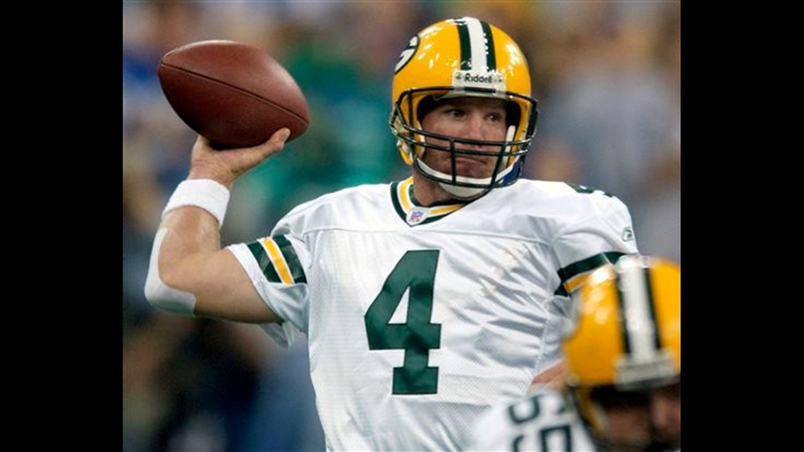 Brett Favre leads Pro Football Hall of Fame class