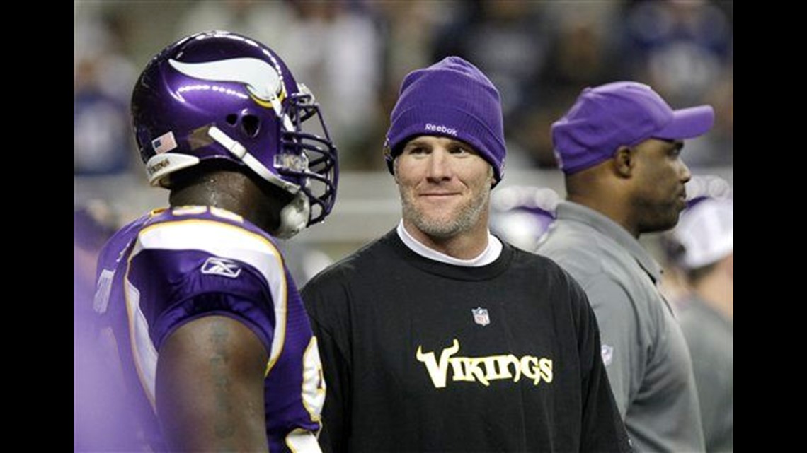 Brett Favre finally a Viking