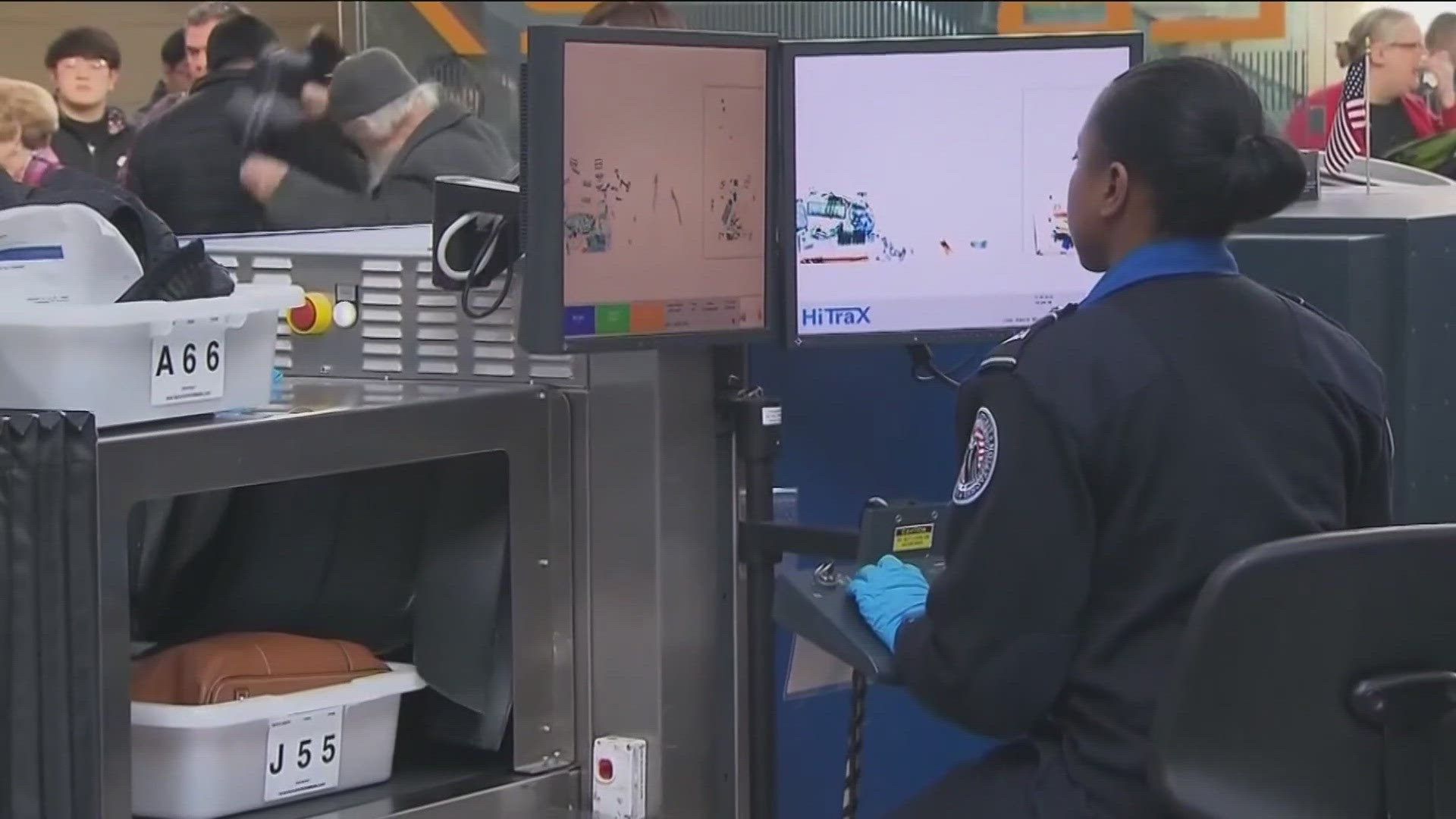 Government shutdown affects travelers, employees at San Diego Int'l