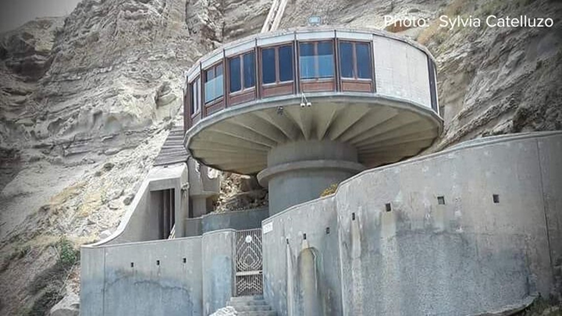 La Jolla Mushroom house