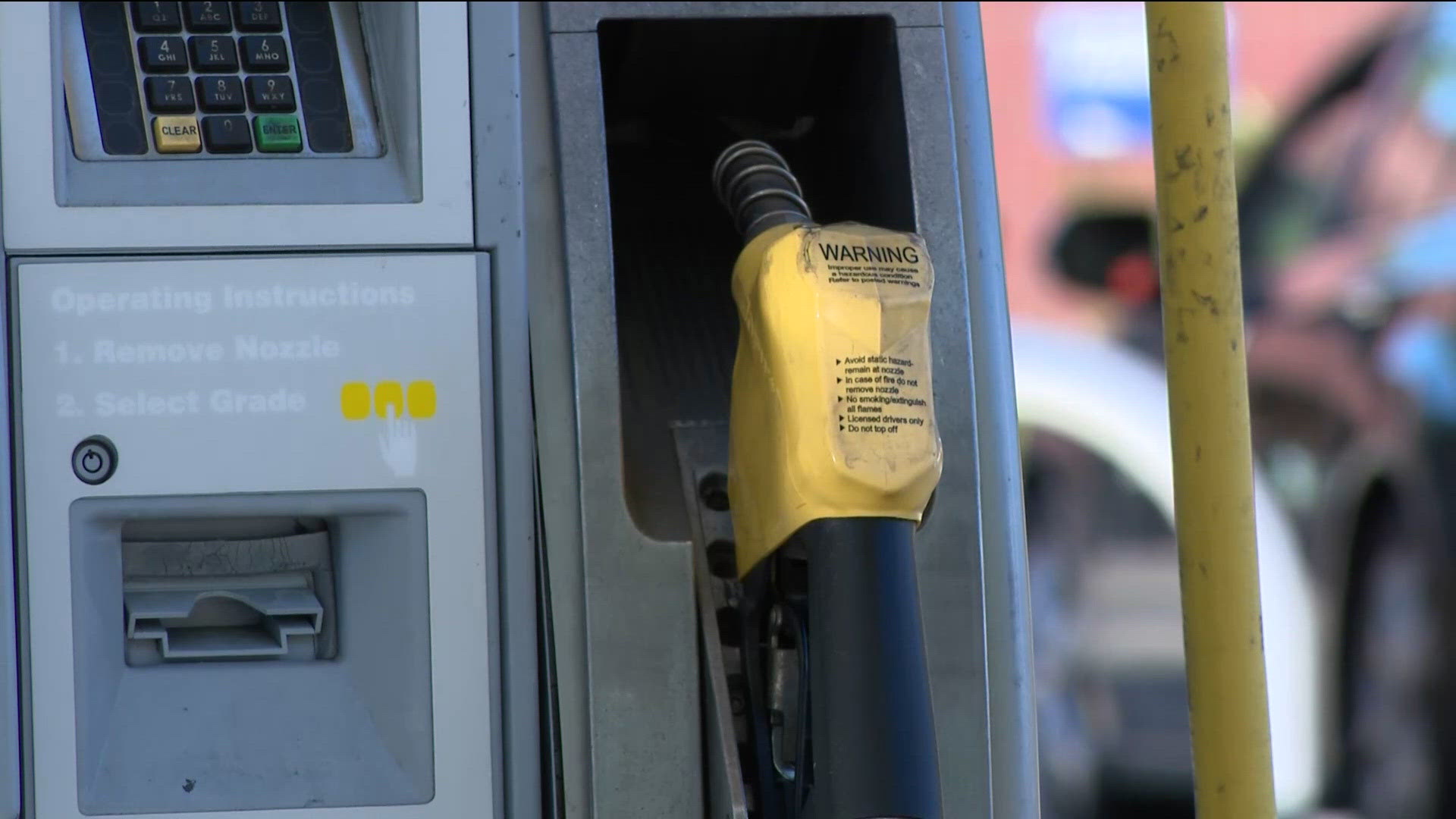 A bipartisan California gas bill could give drivers a cheaper fuel ...