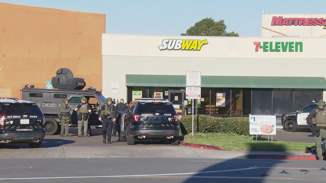 Westfield Mission Valley Mall: Roof jumper taken into custody, according to San  Diego Police