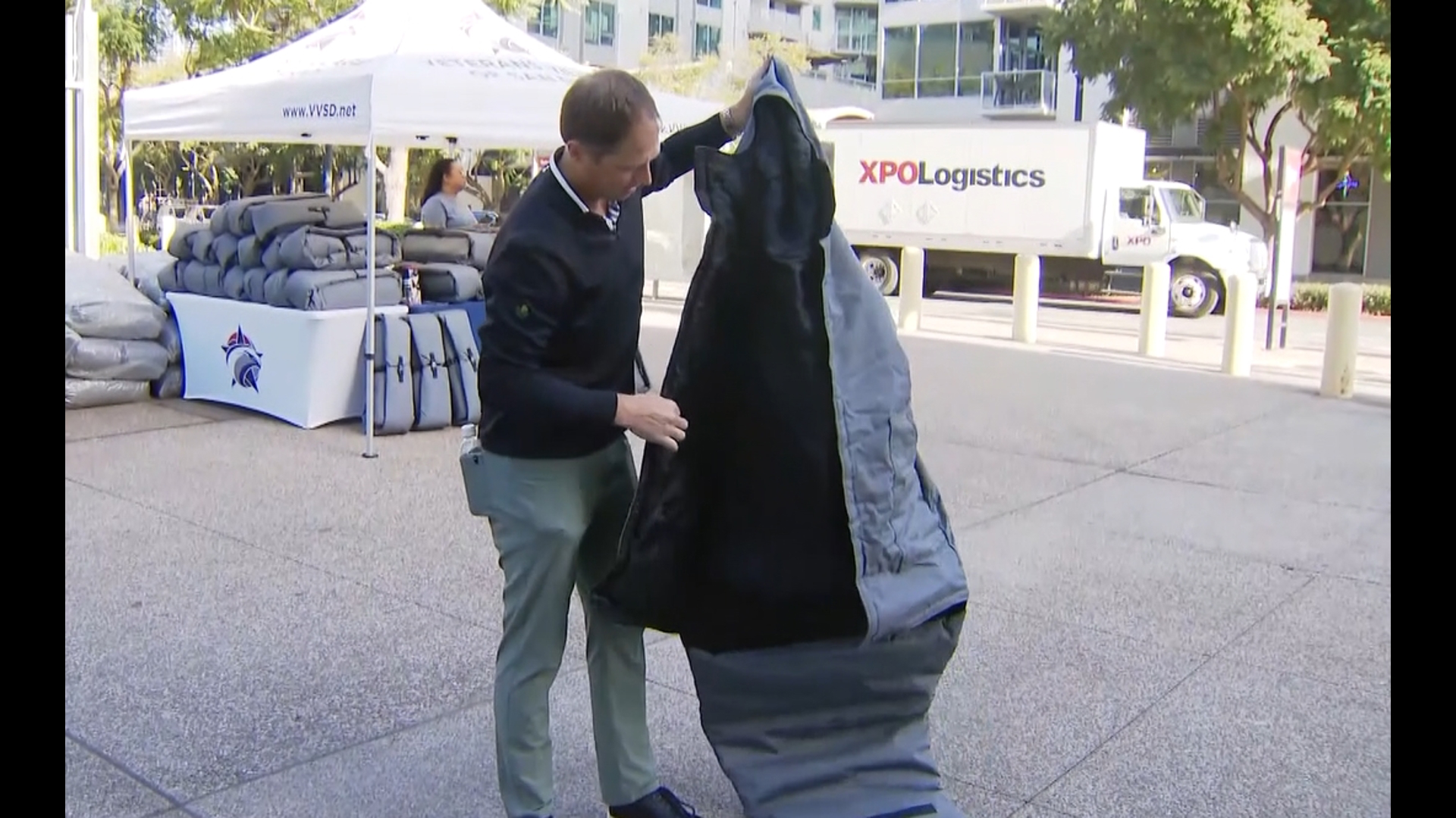 CBS 8's Regina Yurrita reports on the Lucky Duck Foundation distributing thousands of sleeping bag coats to San Diego's unsheltered population.