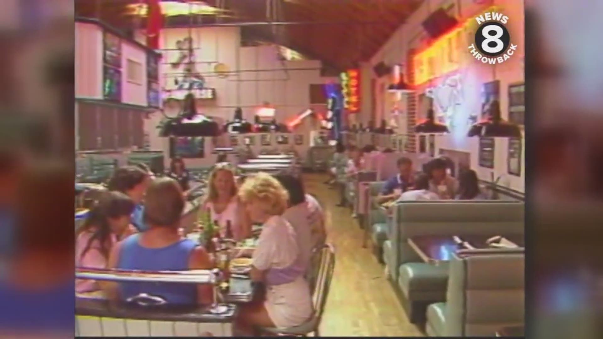 The Unknown Eater reviews San Diego's Corvette Diner in 1988