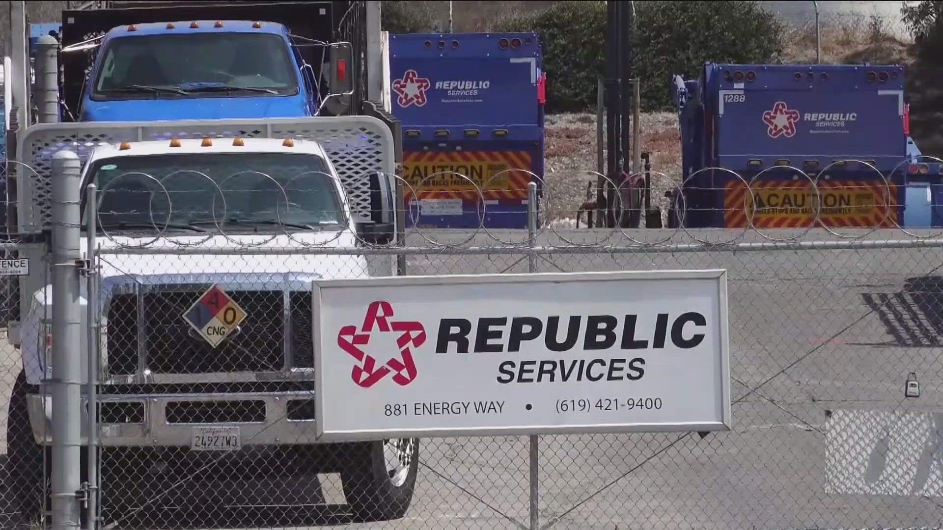 Trash Pick Up In Clairemont Sympathy Strike Republic Services Cbs8 trash-pick-up-in-clairemont-sympathy-strike-republic-services-cbs8