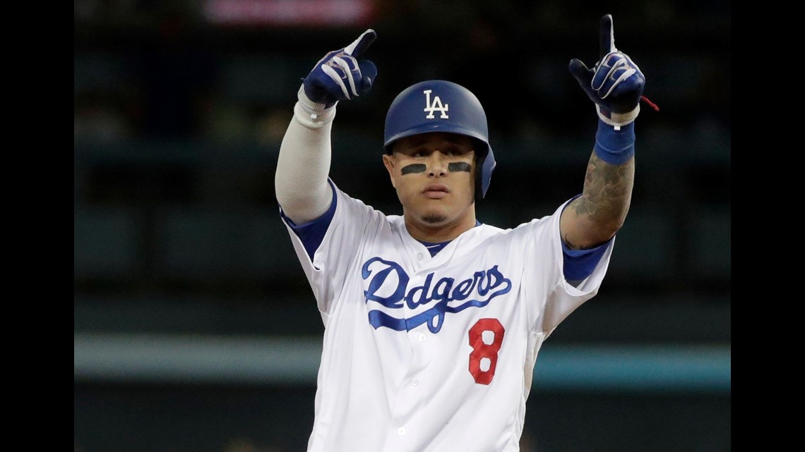 MLB - Manny Machado has reportedly agreed to a 10-year, $300 million  contract with the San Diego Padres, according to Jeff Passan.