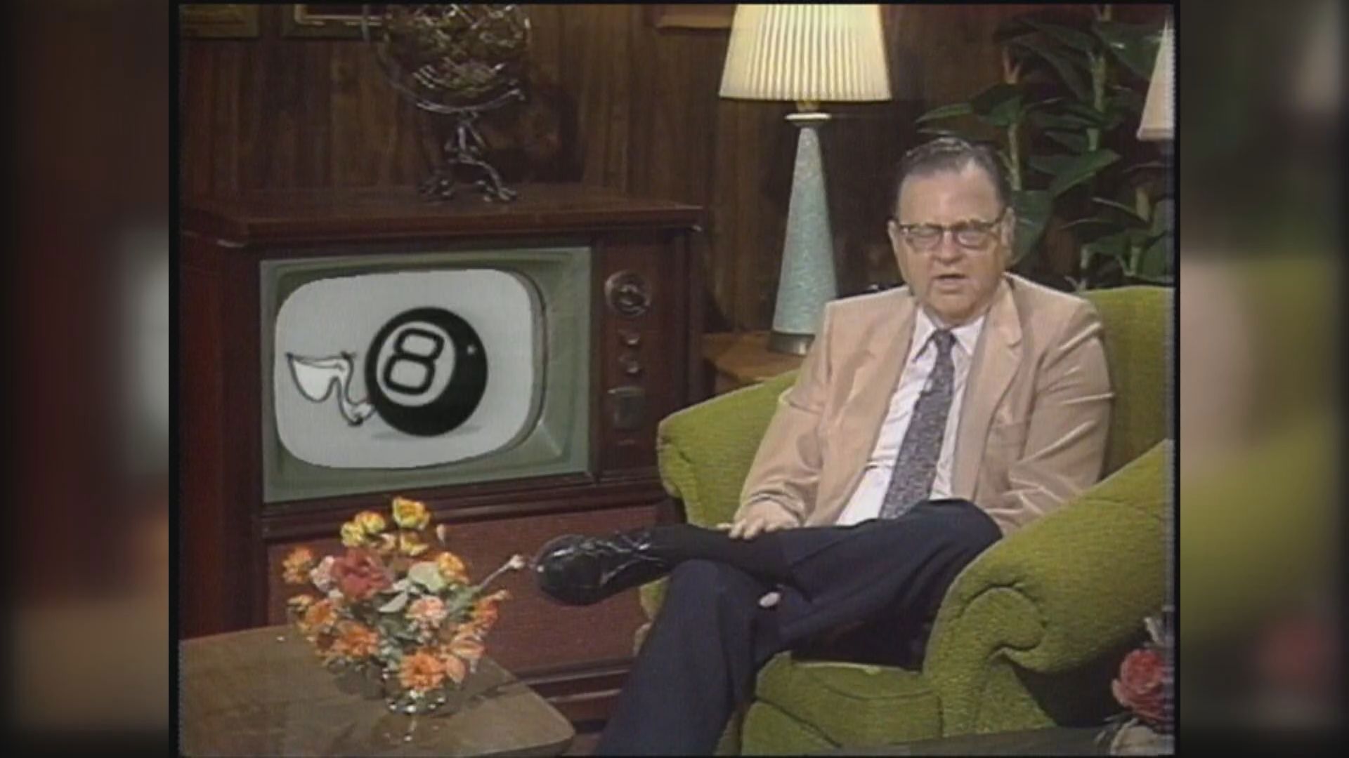 KFMB-TV legendary anchorman Ray Wilson gives a history lesson about our station in 1989.