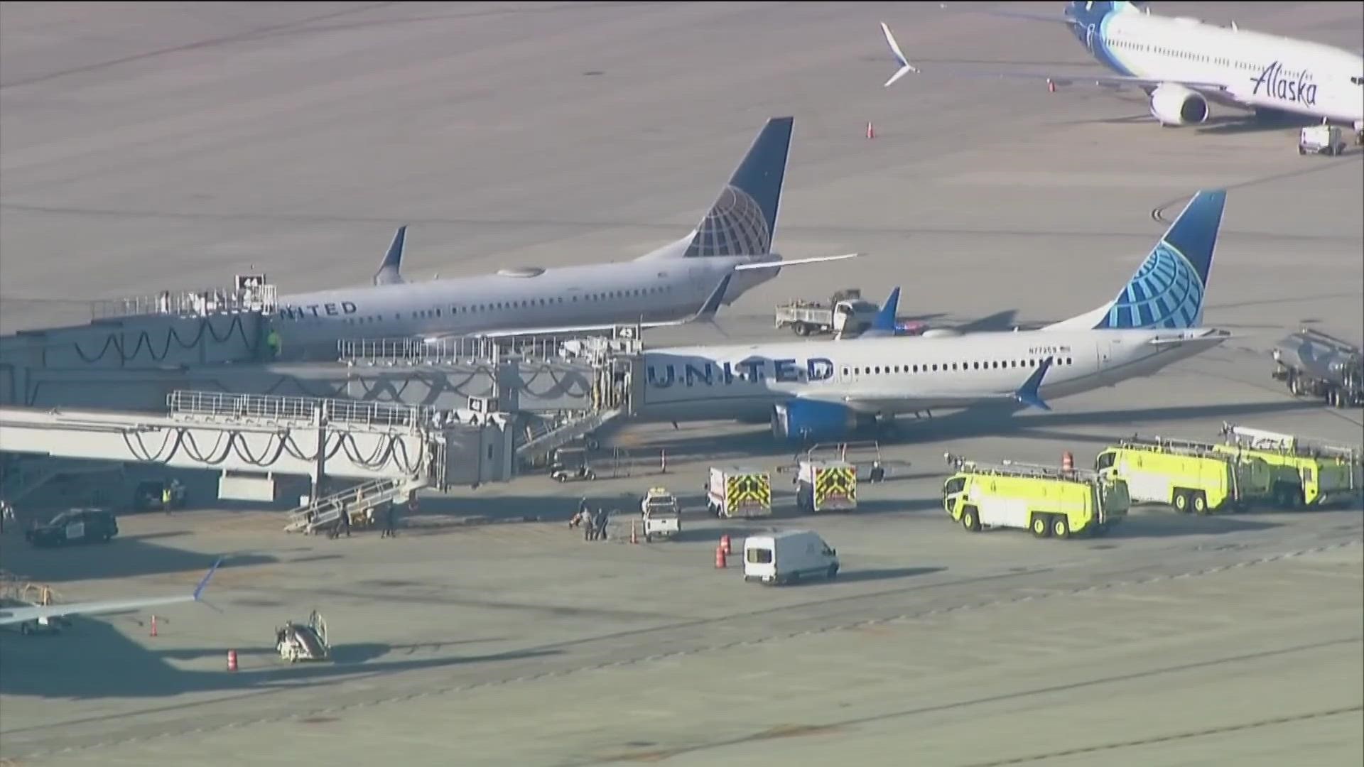 A United Airlines flight that took off from San Diego Tuesday morning returned to the airport for an emergency landing after an external battery pack caught fire.
