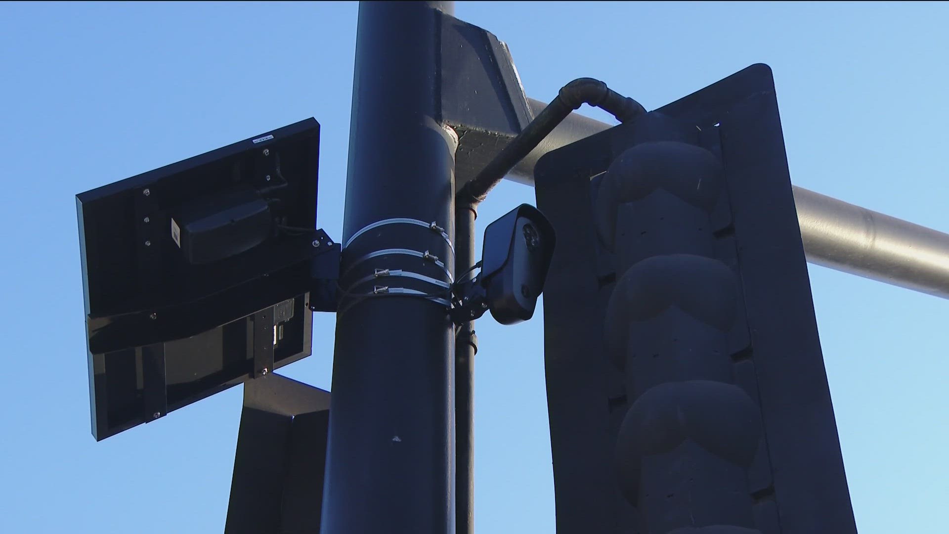 La Mesa is the latest city to approve the implementation of automated license plate readers after a 4-1 vote at a city council meeting Tuesday.