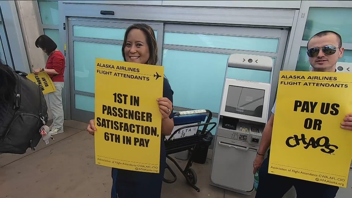 Alaska Airlines Flight Attendants Picket In San Diego For Better Pay 