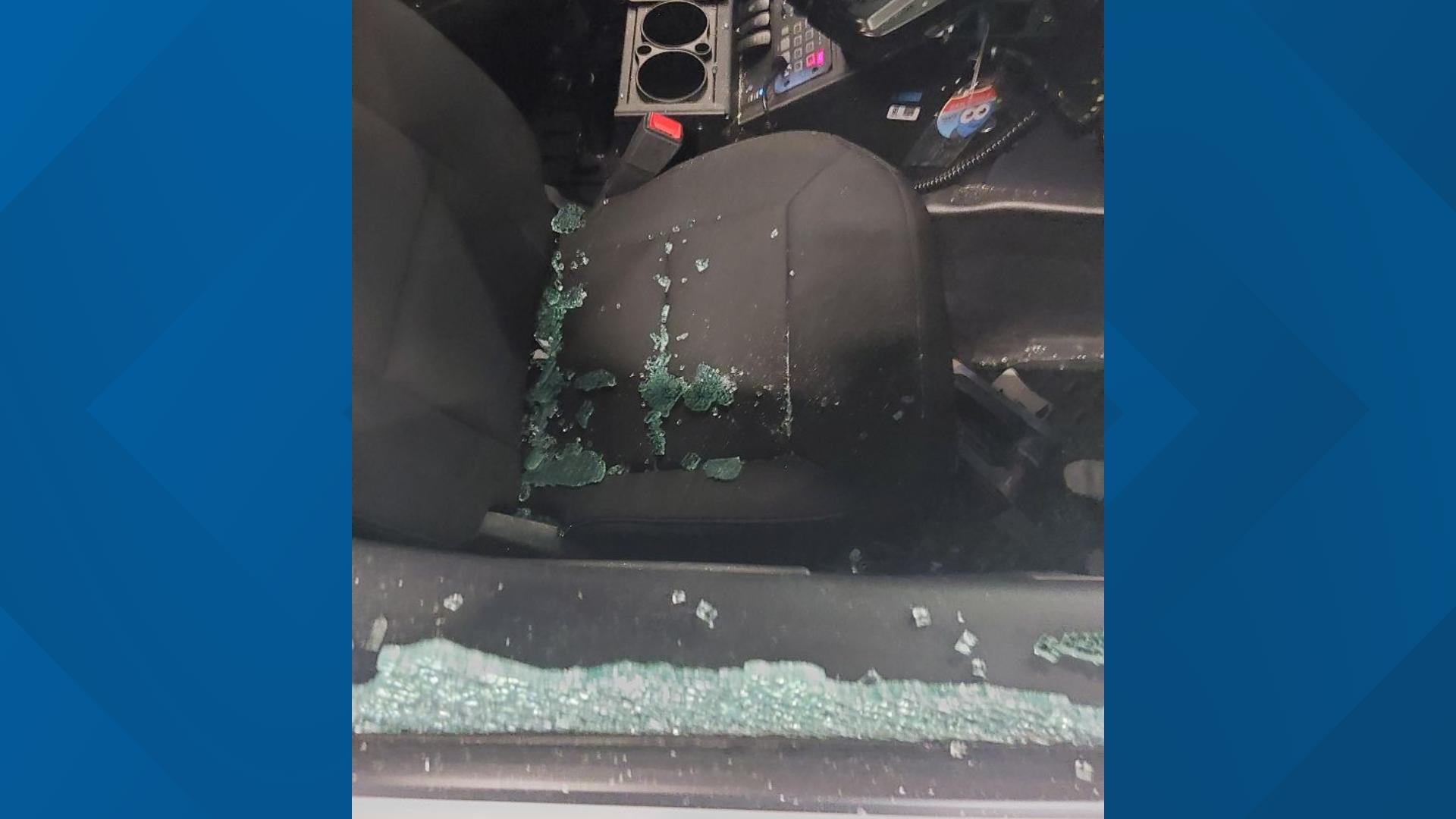 Man arrested after throwing hammer at police car in Chula Vista | cbs8.com