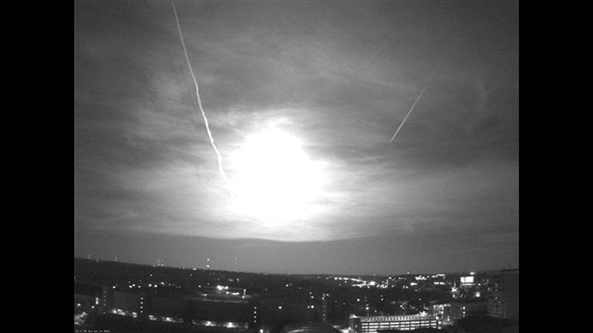 Soaring meteor lights up skies across the Midwest